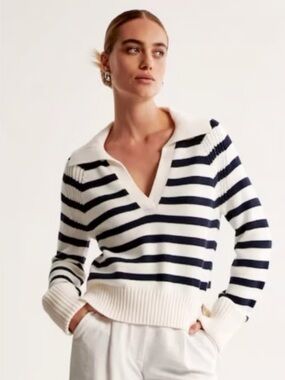 NEW Abercrombie & Fitch Cream and Navy Striped V-Neck Sweater